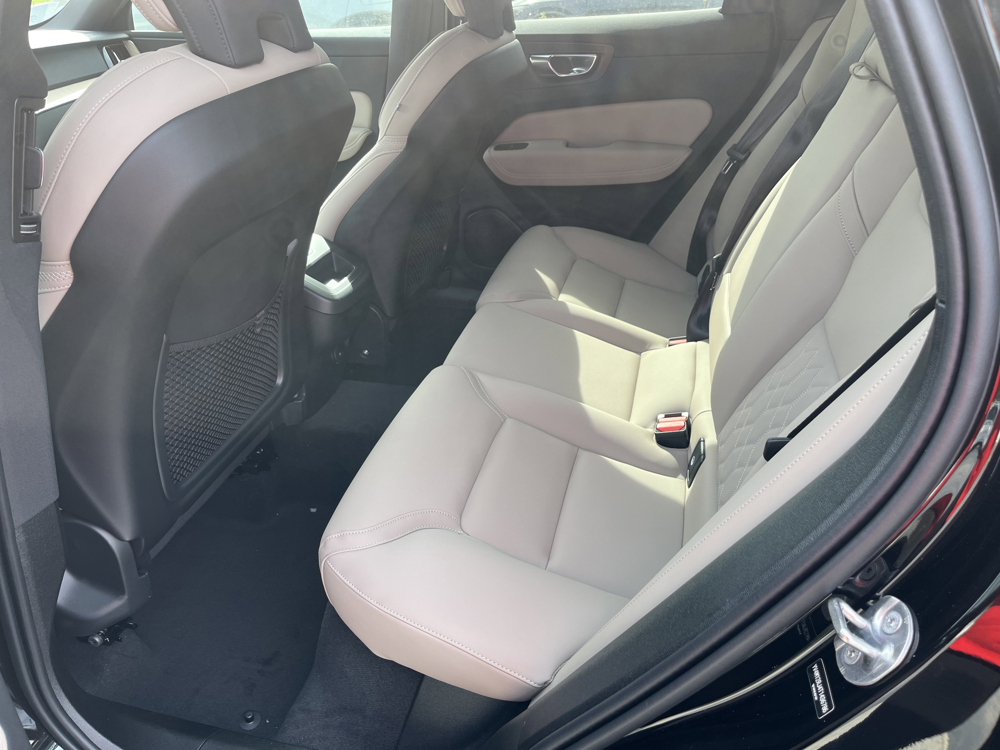 New 2026 Volvo XC60 B5 Core w/ Protection Package Premier image 9