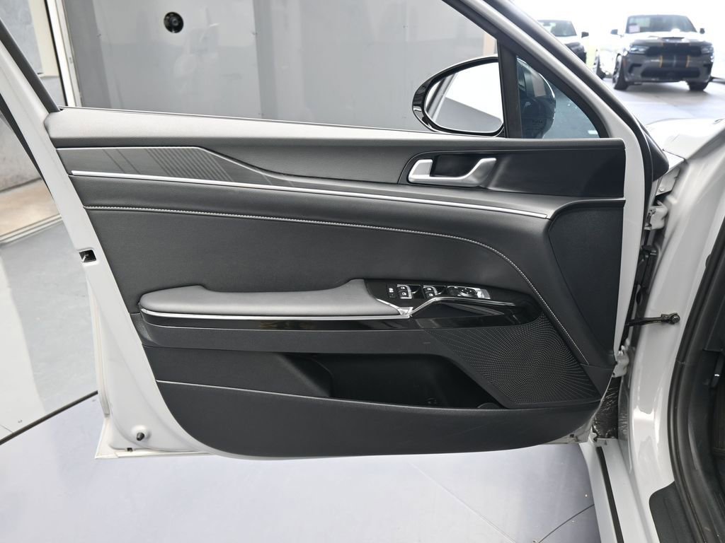 Used 2025 Kia K5 GT-Line image 13