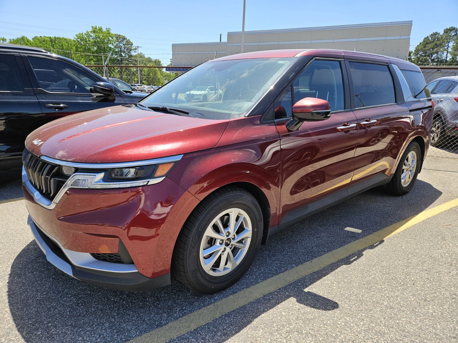 Used 2022 Kia Carnival LX image 9