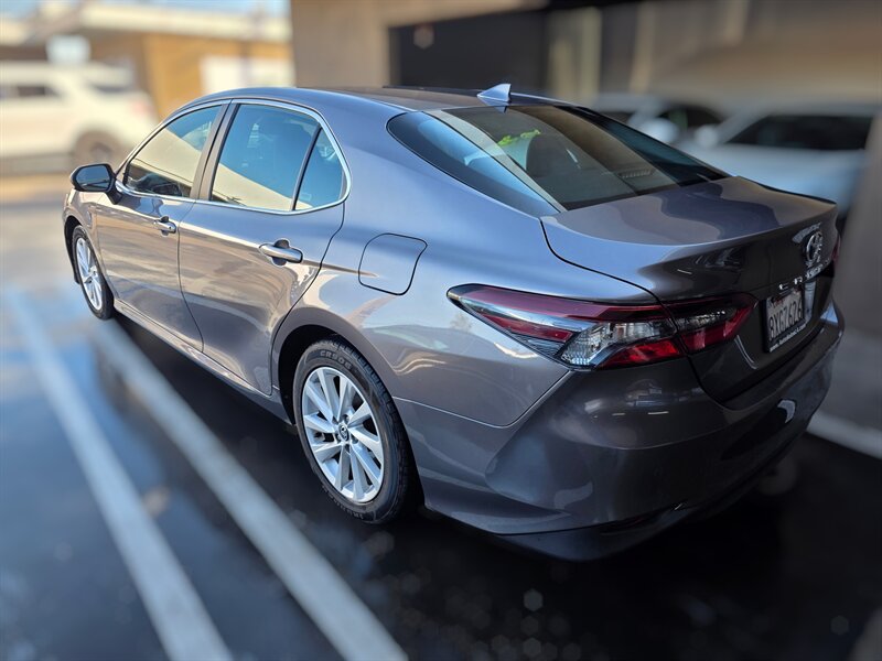 Used 2021 Toyota Camry LE FWD image 8