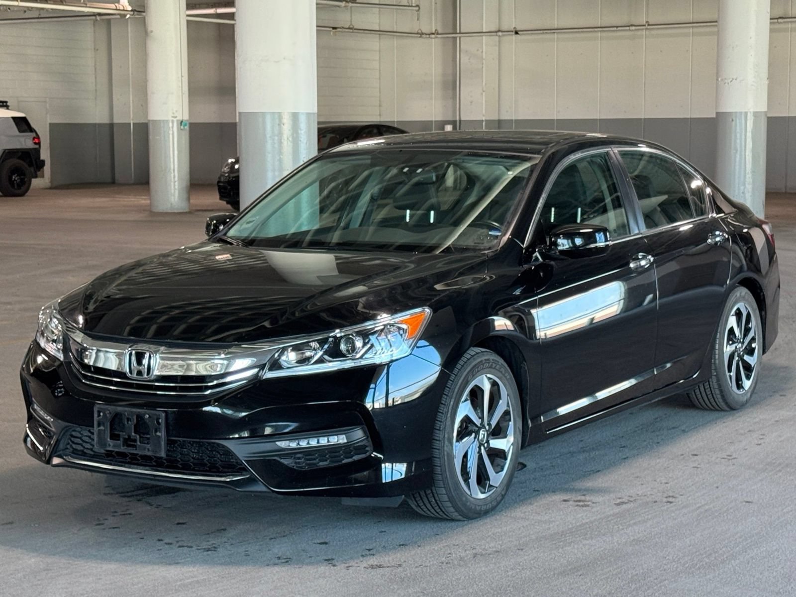 Used 2017 Honda Accord EX-L image 4
