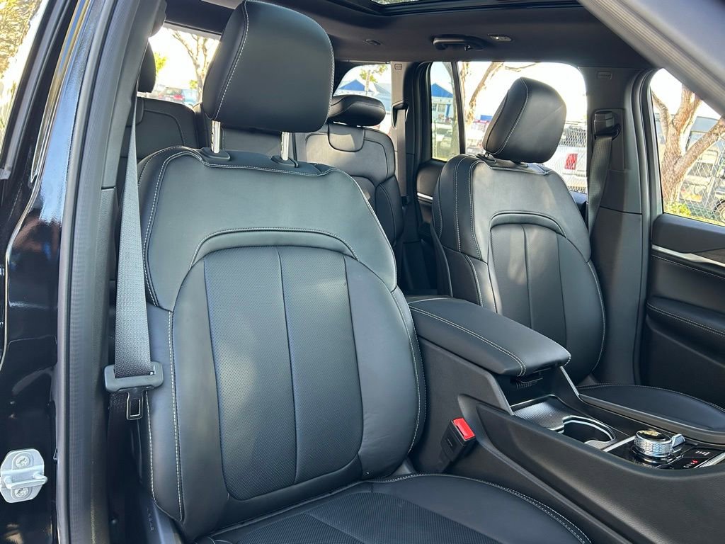 New 2026 Jeep Grand Cherokee Limited AWD/4WD image 36