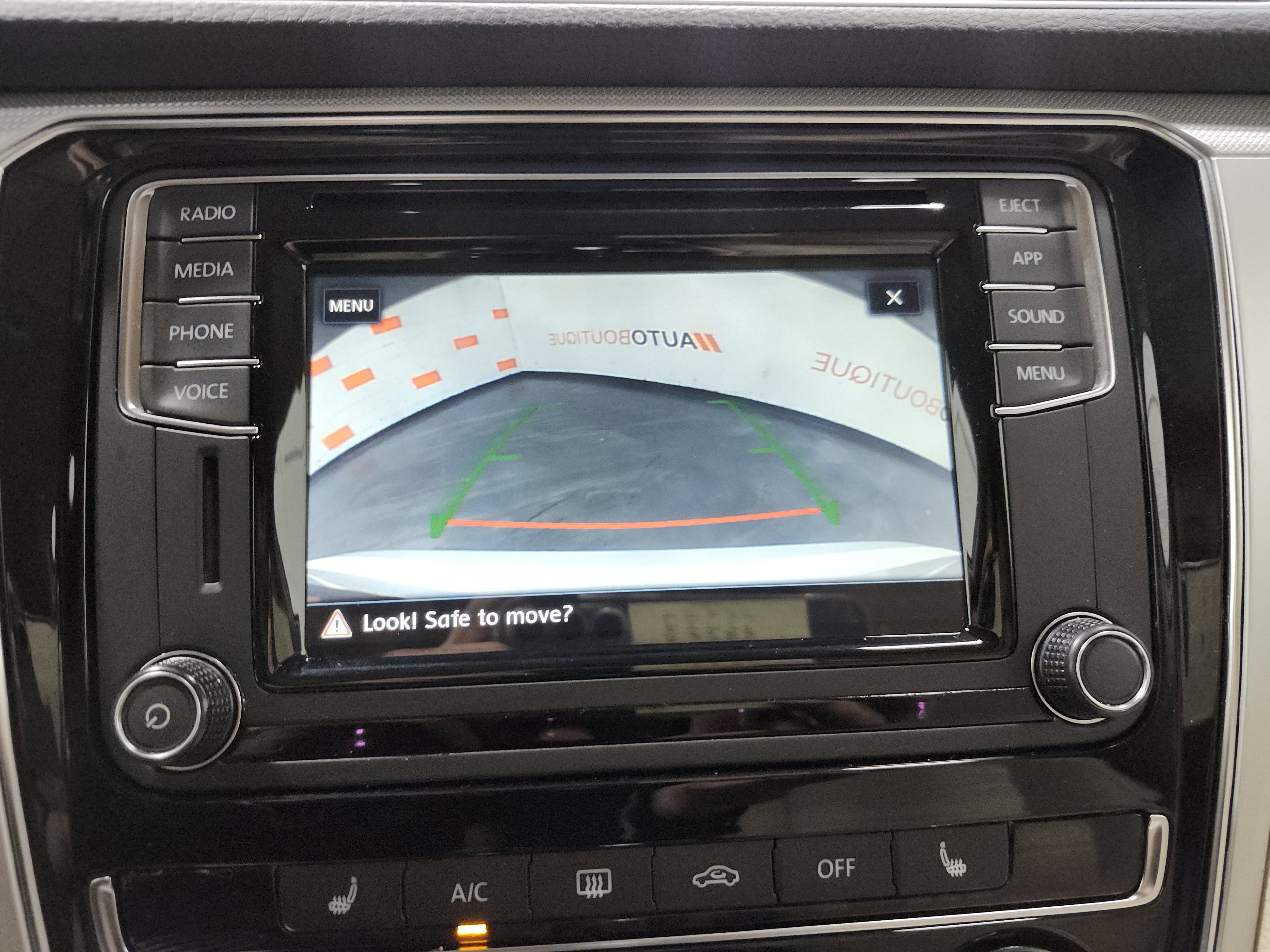 Used 2019 Volkswagen Passat 2.0T Wolfsburg w/ Wheels & Sunroof Package image 4