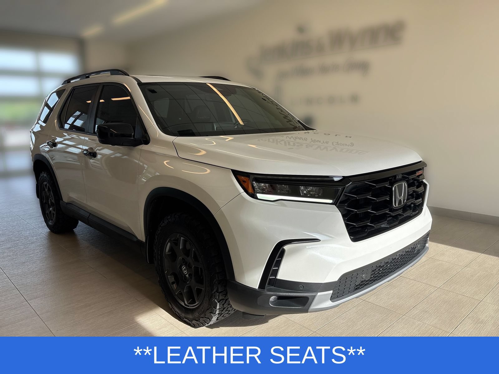 Certified 2025 Honda Pilot TrailSport image 8