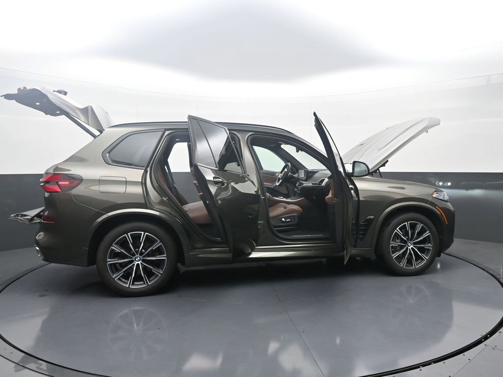 Used 2024 BMW X5 xDrive40i w/ Executive Package image 47