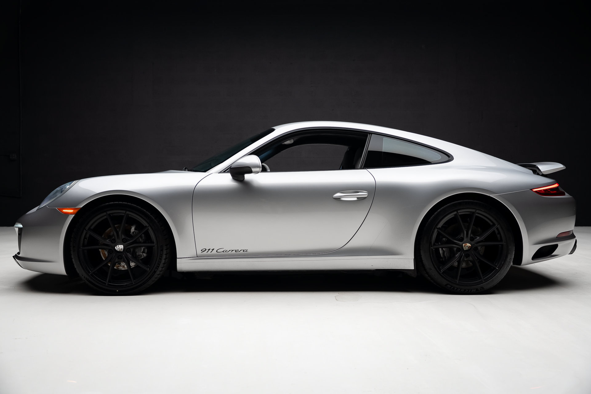 Used 2018 Porsche 911 Carrera RWD image 17