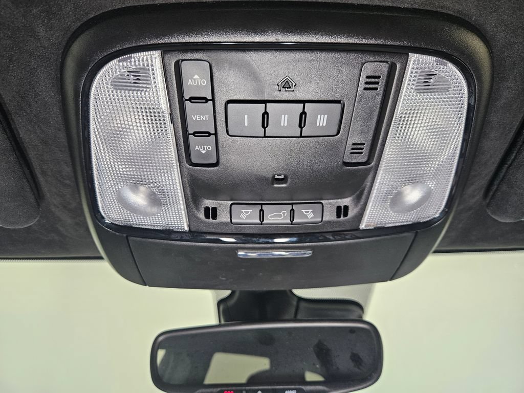 Used 2024 Dodge Durango R/T w/ Tow 'N Go Group AWD/4WD image 18