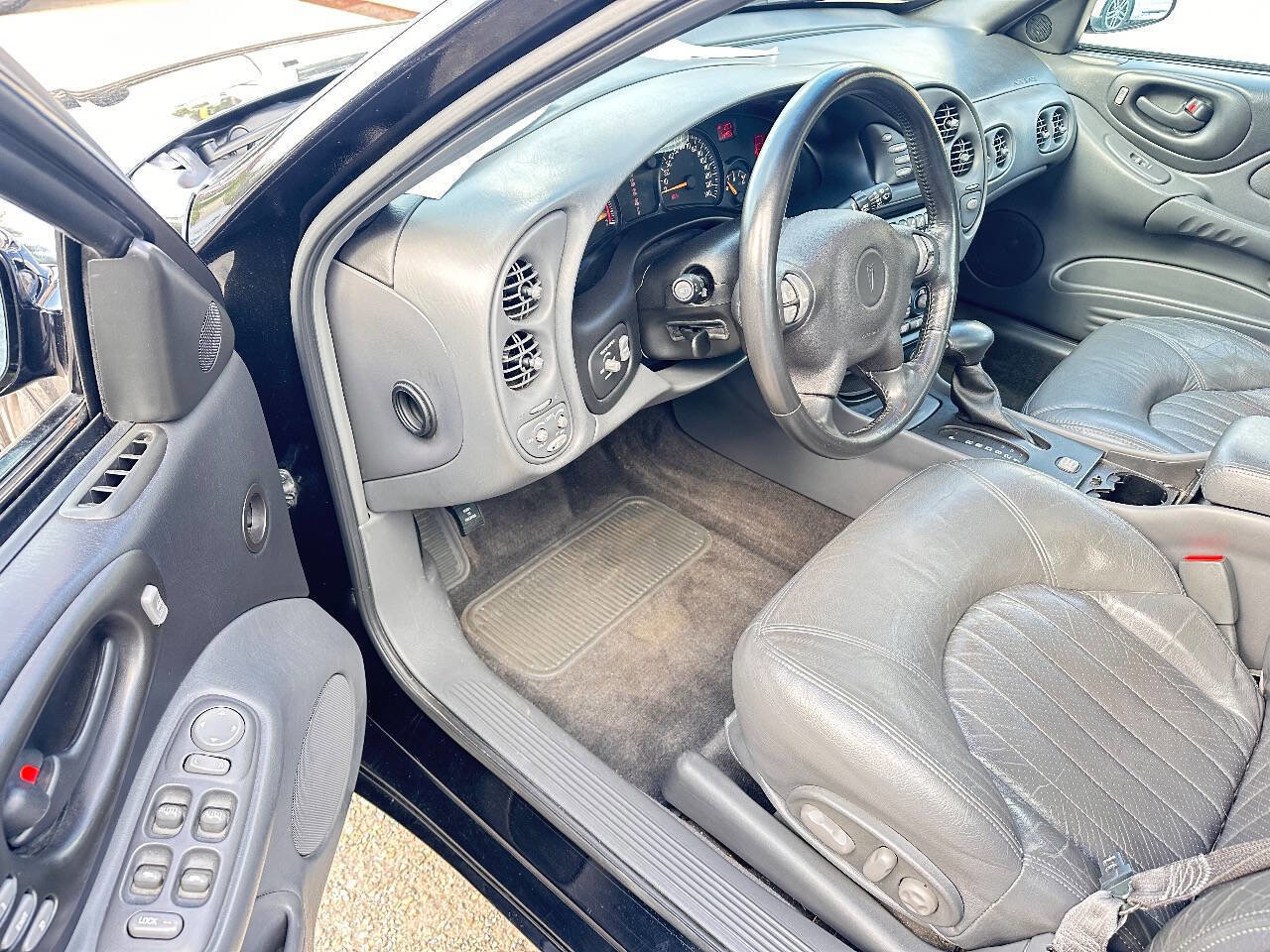 Used 2000 Pontiac Bonneville SSEi FWD image 13