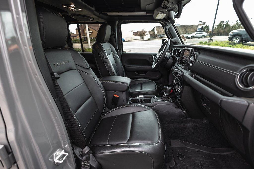 Used 2022 Jeep Wrangler Unlimited Sahara w/ Cold Weather Group image 29