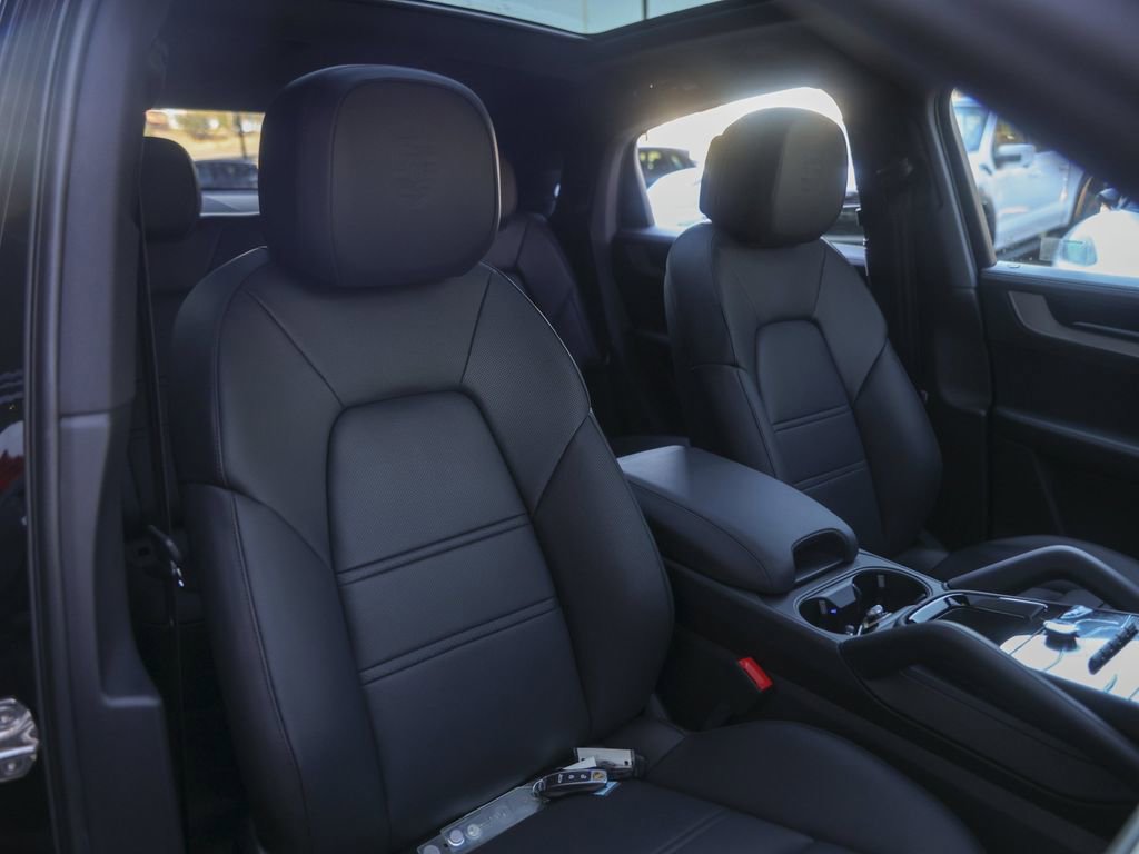 New 2026 Porsche Cayenne S image 38