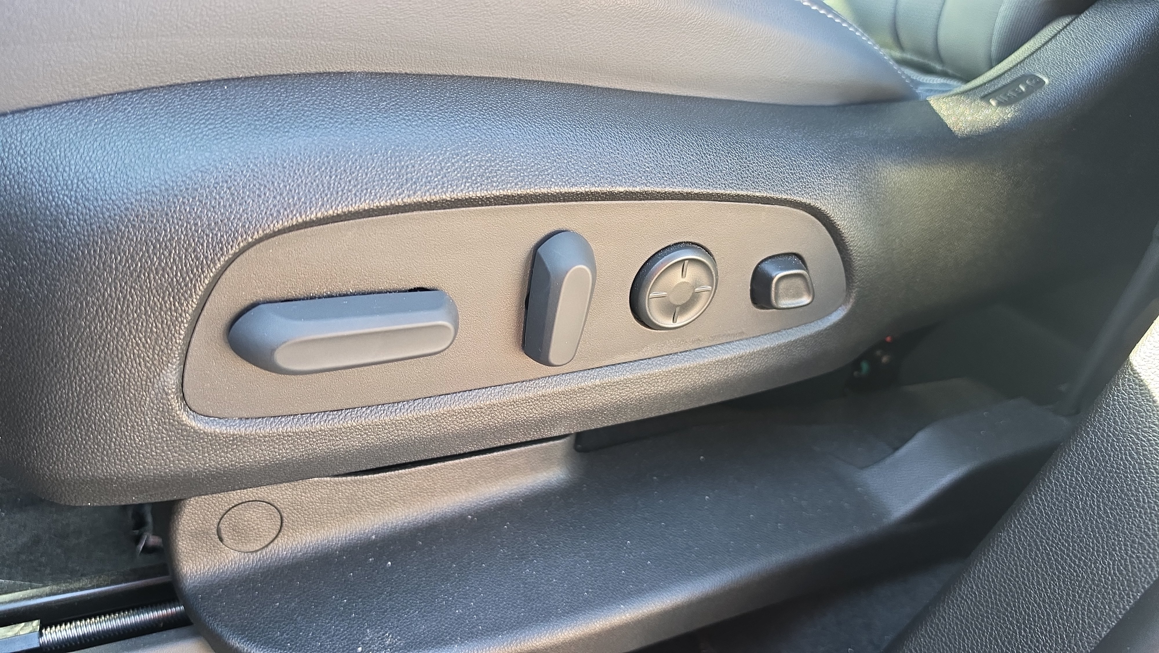 Used 2022 Buick Enclave Premium w/ LPO, Touring Package FWD image 10
