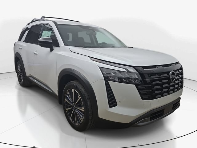 New 2026 Nissan Pathfinder Platinum FWD image 2