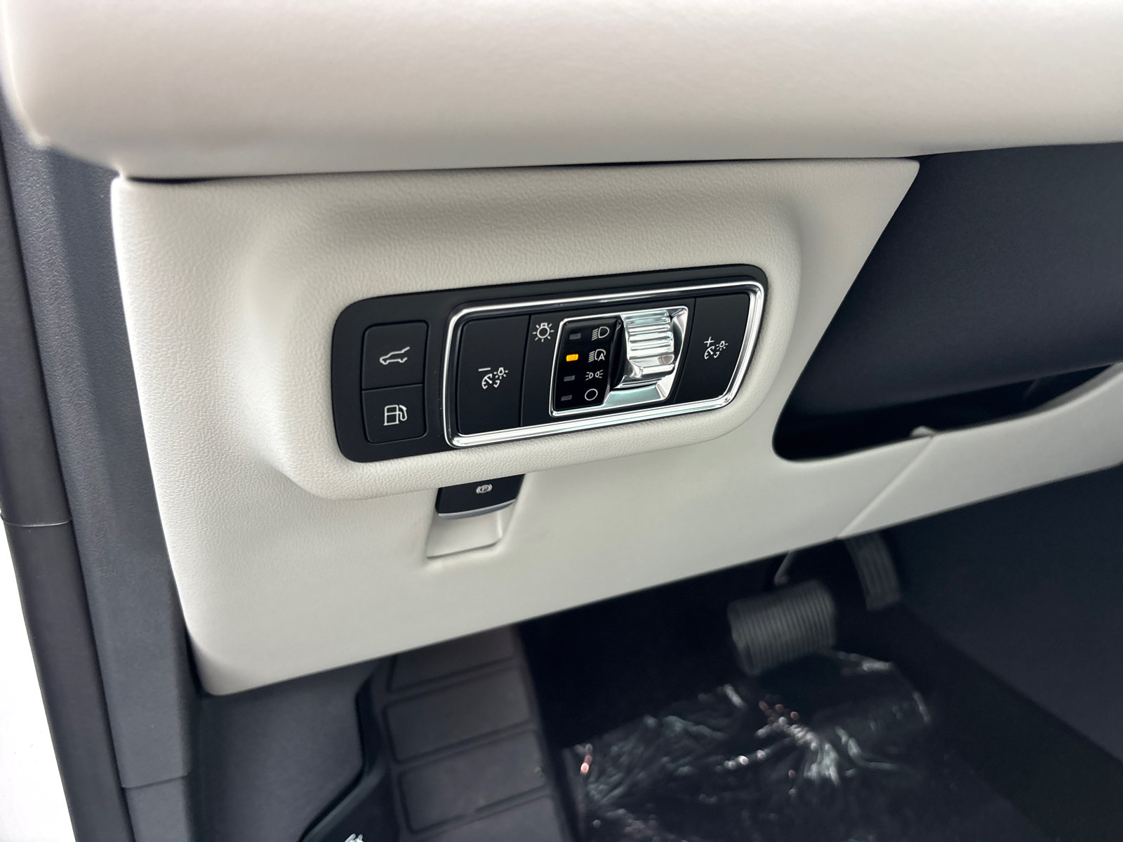New 2026 Lincoln Nautilus Premier w/ Equipment Group 102A AWD/4WD image 14