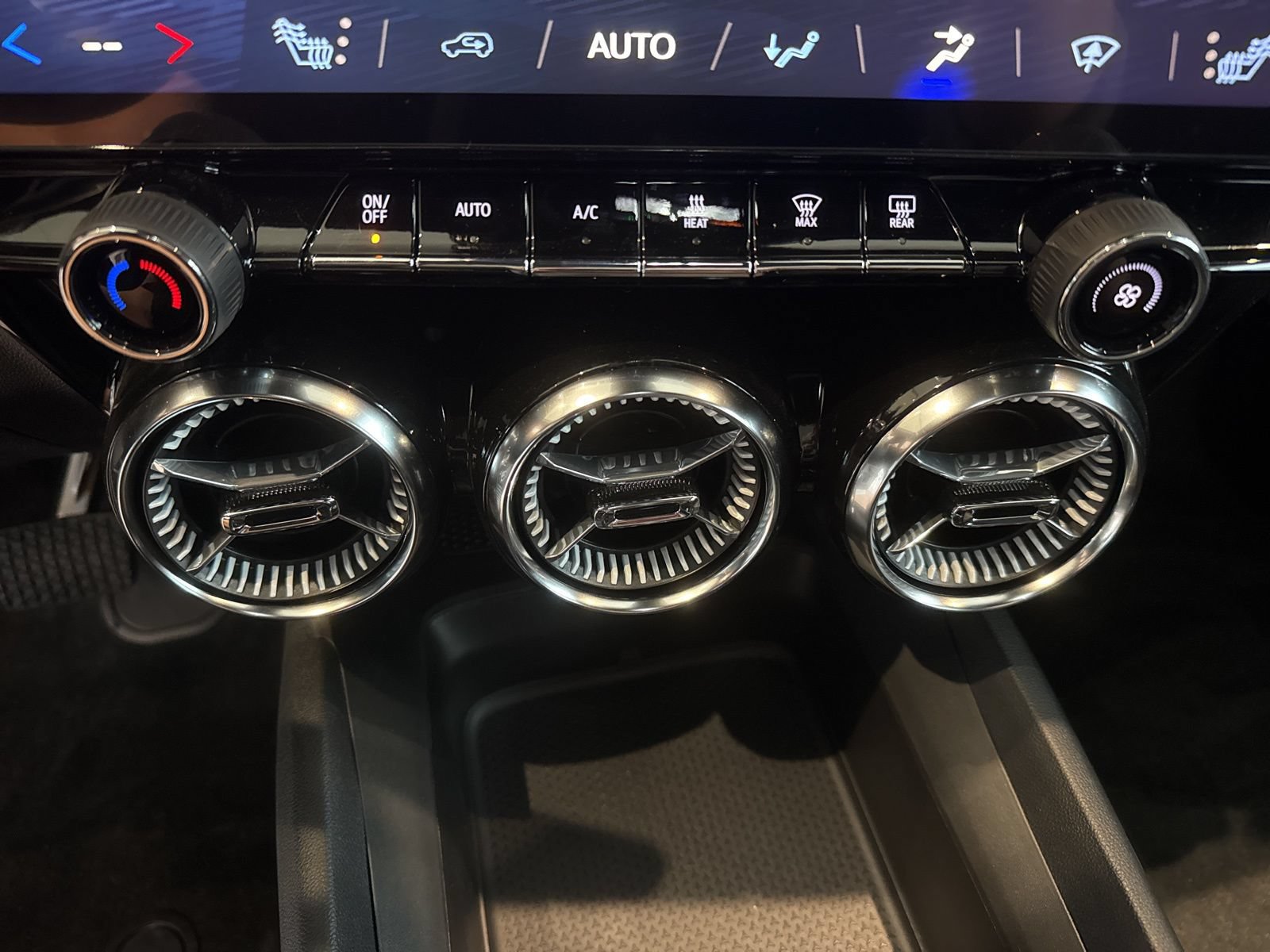 New 2026 Chevrolet Blazer EV LT AWD/4WD image 27