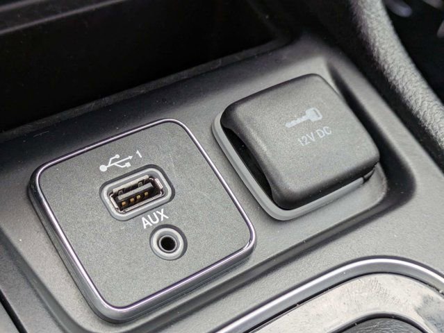 Used 2019 Jeep Cherokee Limited AWD/4WD image 23