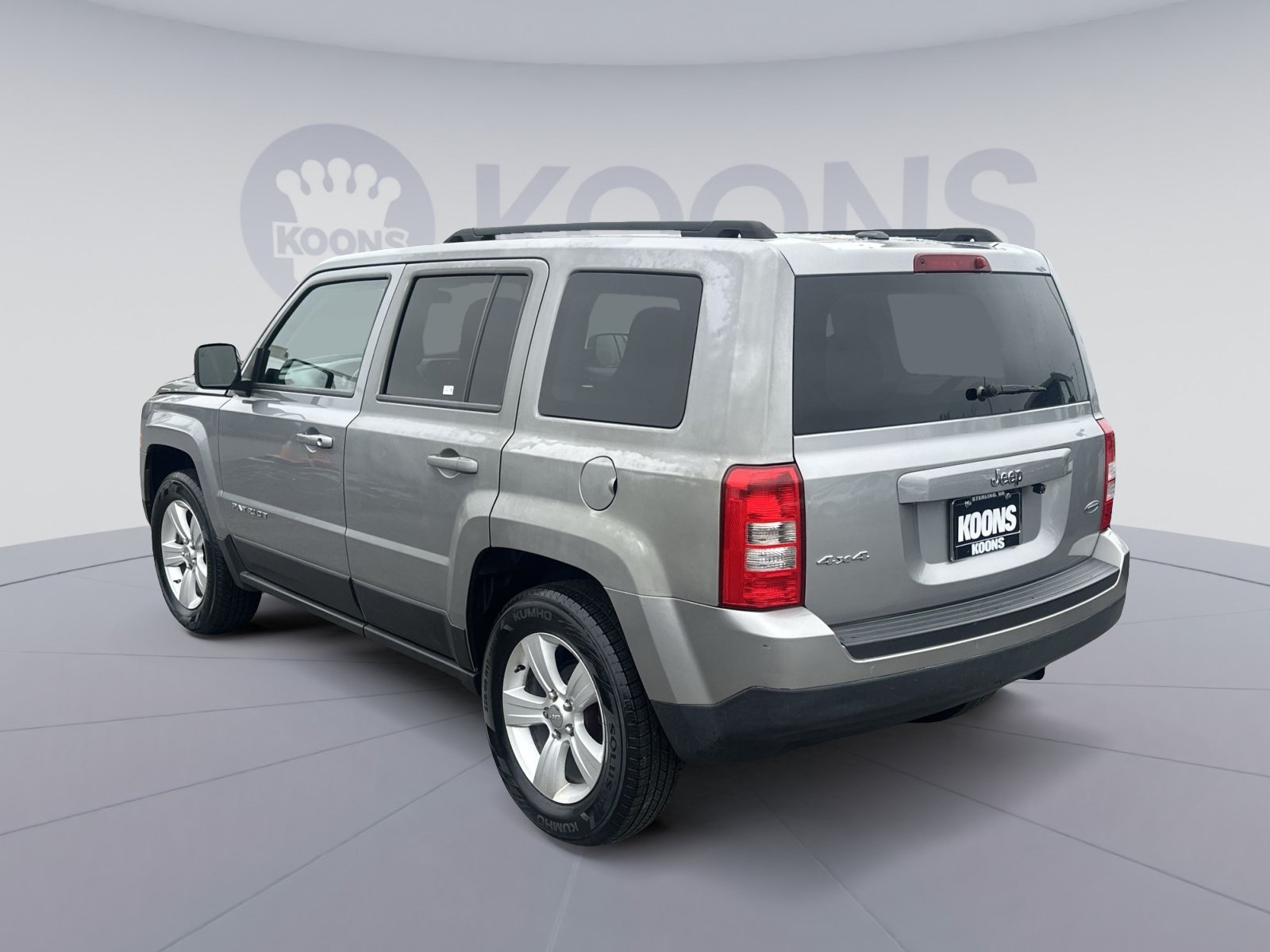 Used 2014 Jeep Patriot Latitude w/ Sun/Sound Group AWD/4WD image 8