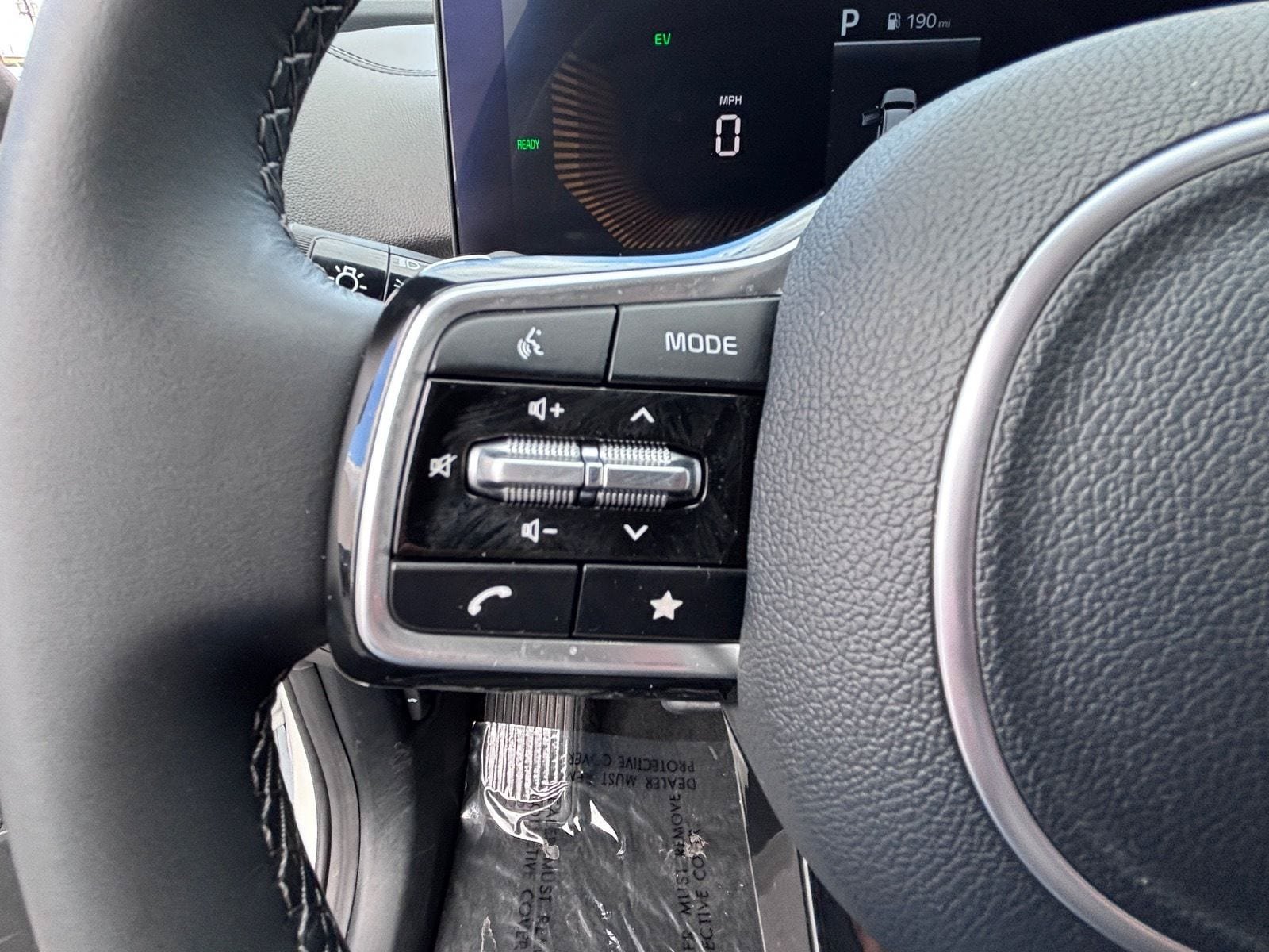 Used 2025 Kia Sorento EX w/ EX Panoramic Sunroof Package FWD image 24