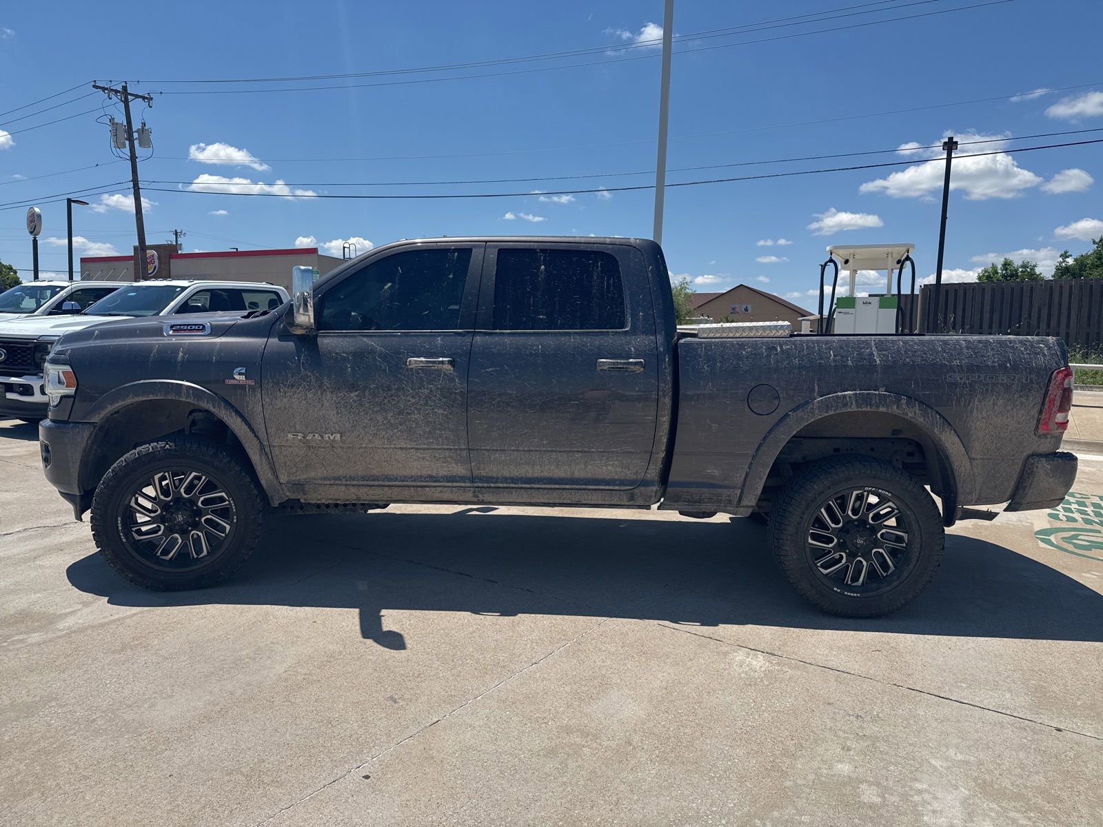 Used 2019 RAM 2500 Laramie AWD/4WD image 7
