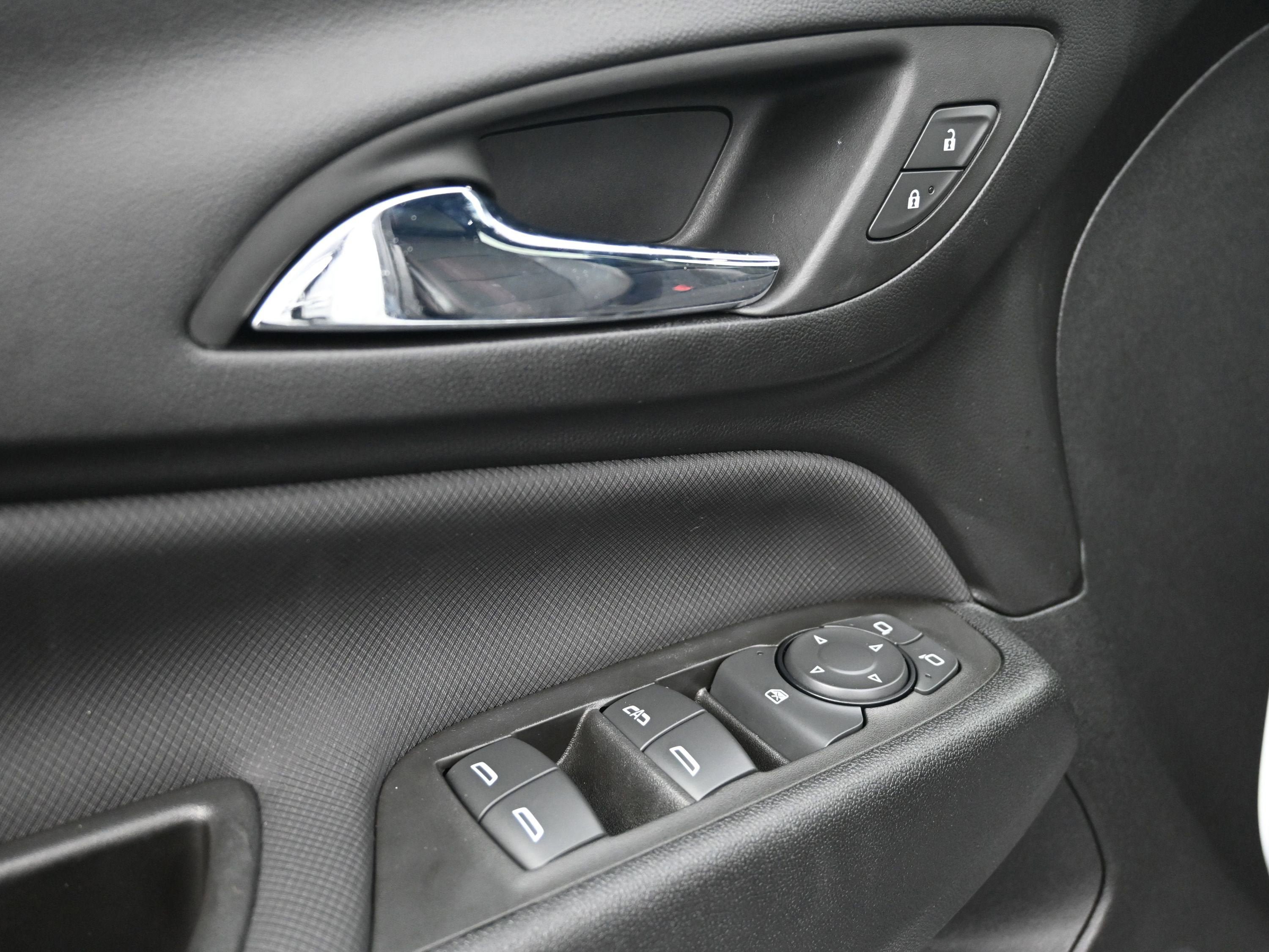 Used 2023 Chevrolet Equinox RS FWD image 23