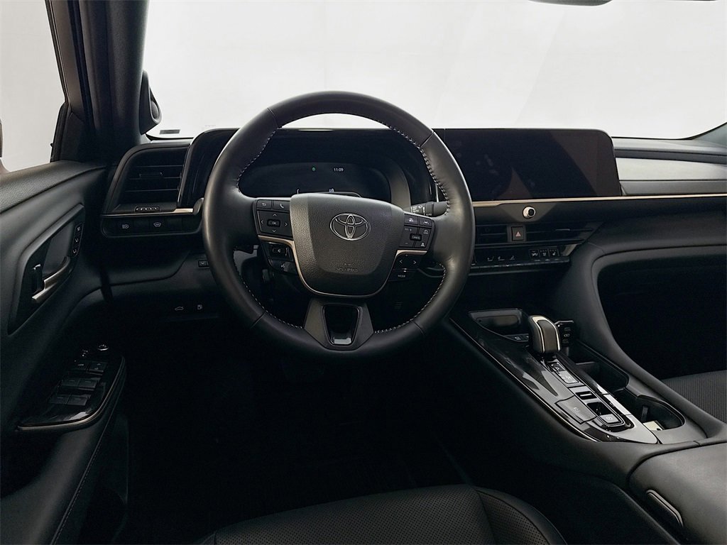 Used 2025 Toyota Crown Platinum image 23