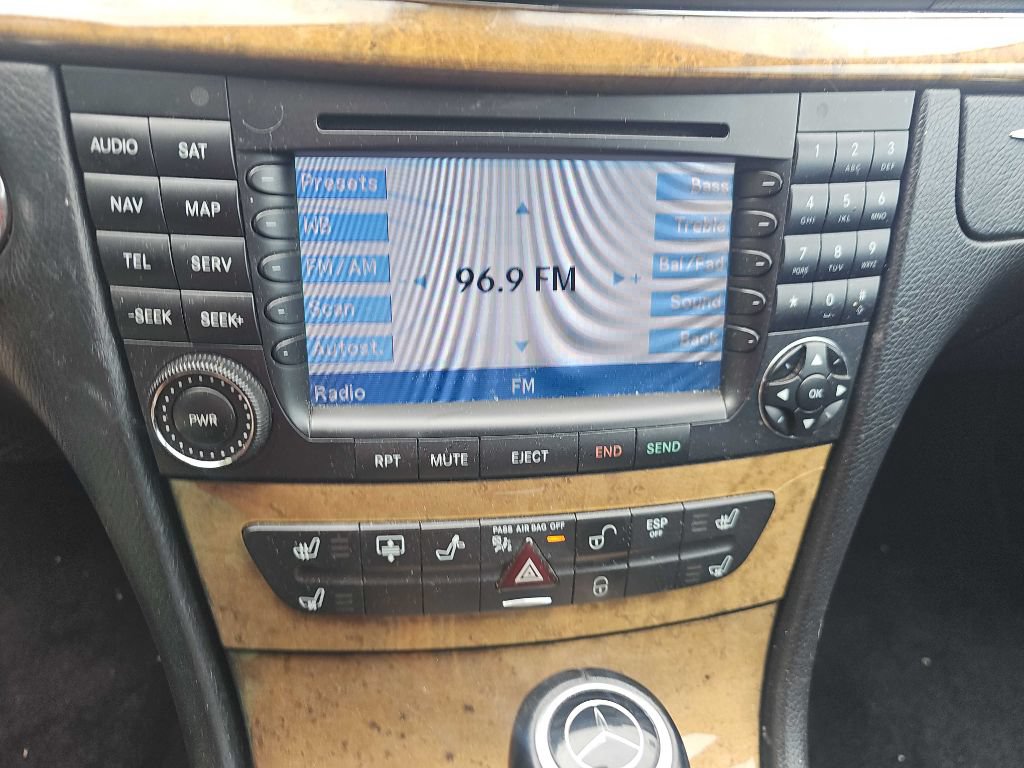 Used 2008 Mercedes-Benz E 550 Sedan image 11