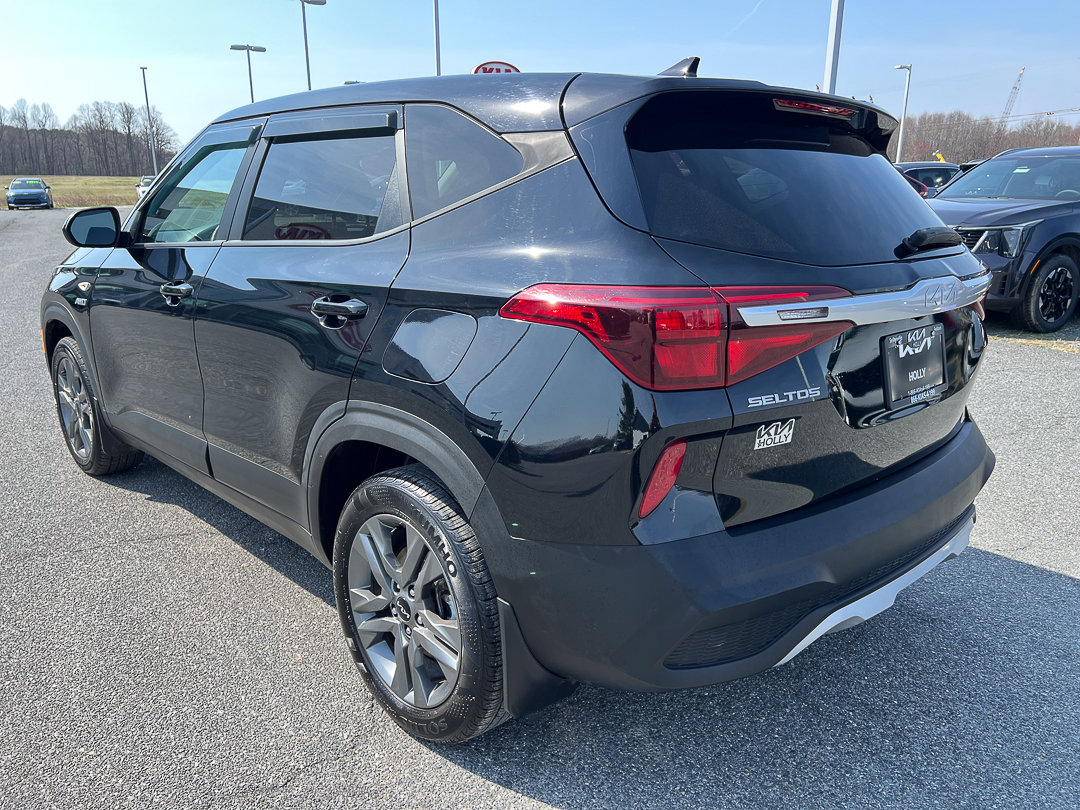 Used 2023 Kia Seltos LX AWD/4WD image 3