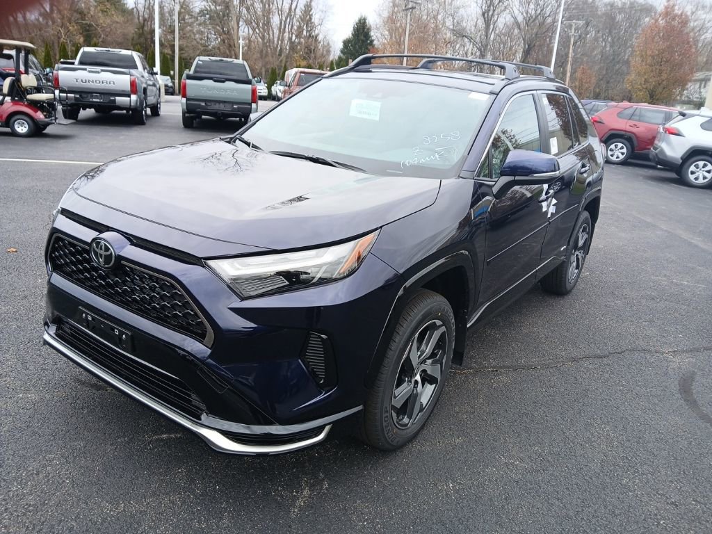 New 2025 Toyota RAV4 SE image 2