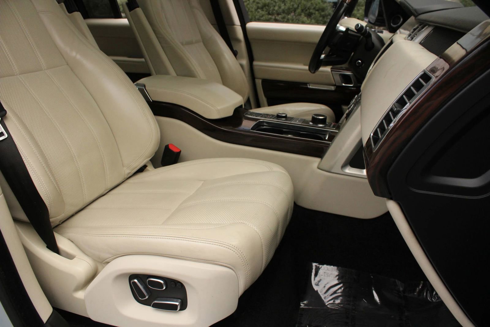 Used 2014 Land Rover Range Rover Supercharged AWD/4WD image 28