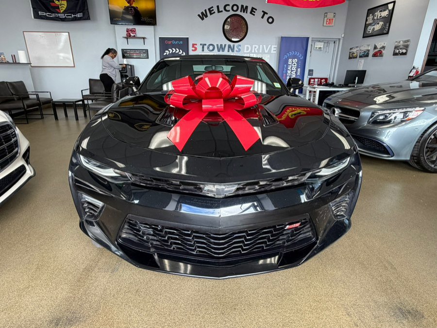 Used 2017 Chevrolet Camaro SS RWD image 6