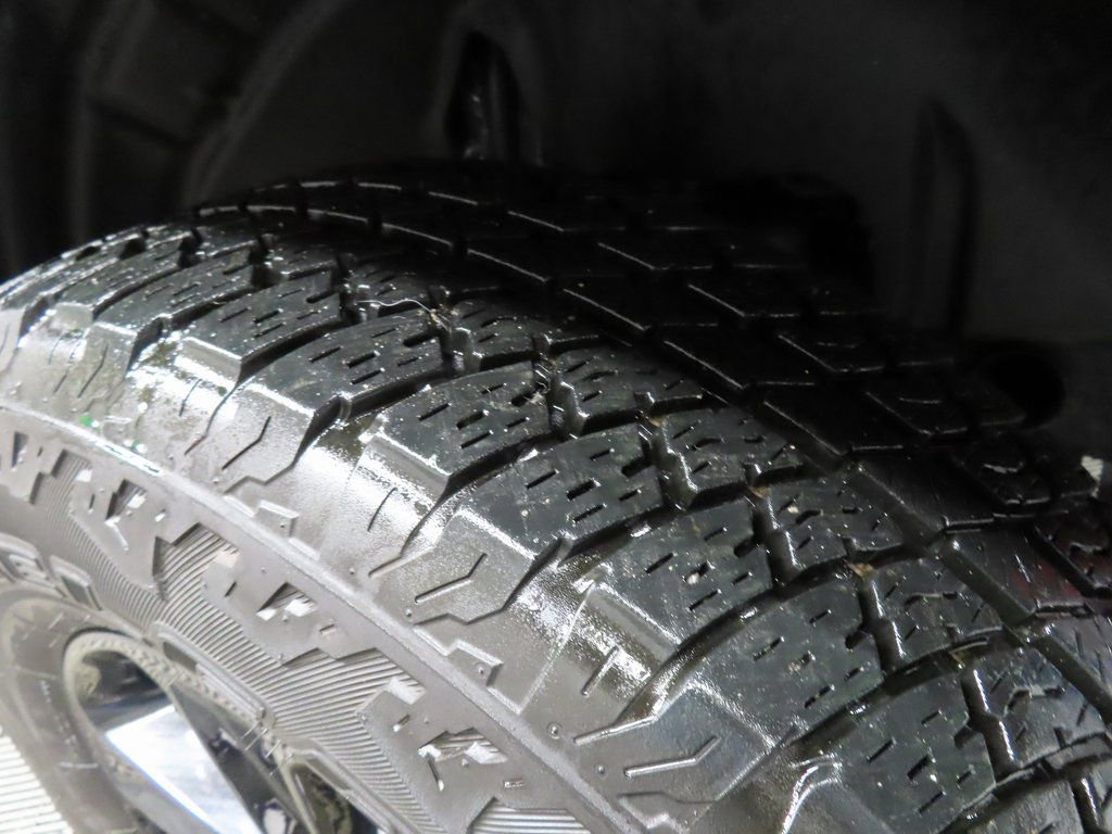 Used 2023 Jeep Wrangler Unlimited Sahara image 7