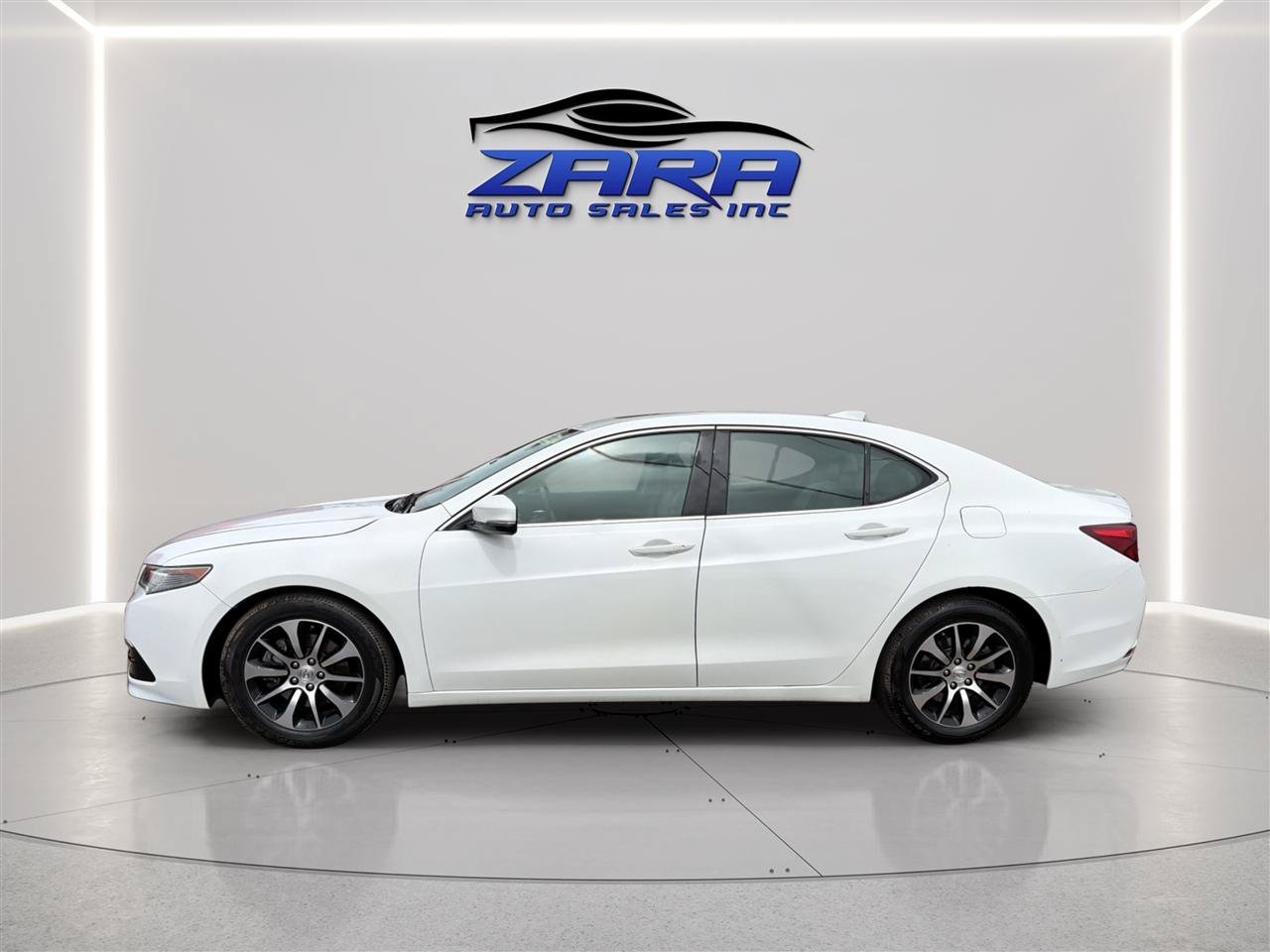 Used 2015 Acura TLX w/ Technology Package FWD image 4