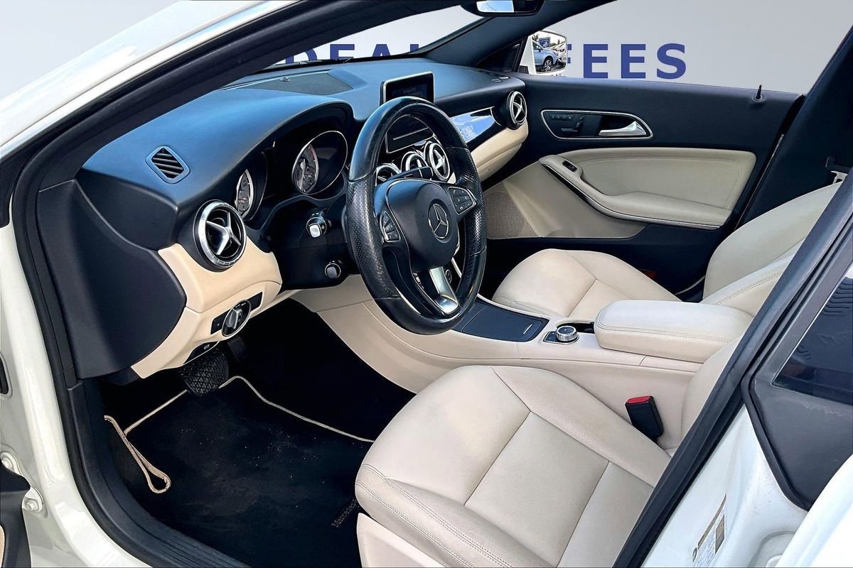 Used 2015 Mercedes-Benz CLA 250 image 17