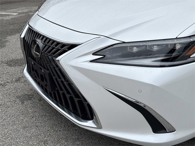 Certified 2025 Lexus ES 300h Ultra Luxury image 10