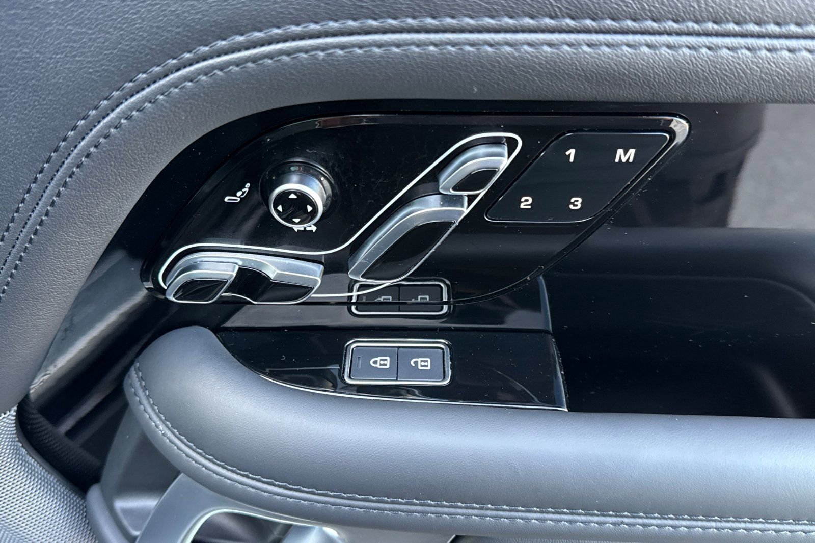 Certified 2022 Land Rover Range Rover Westminster Edition image 18