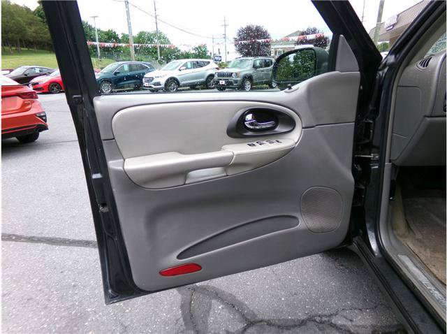 Used 2006 Chevrolet TrailBlazer LS w/ LS Preferred Equipment Group AWD/4WD image 3