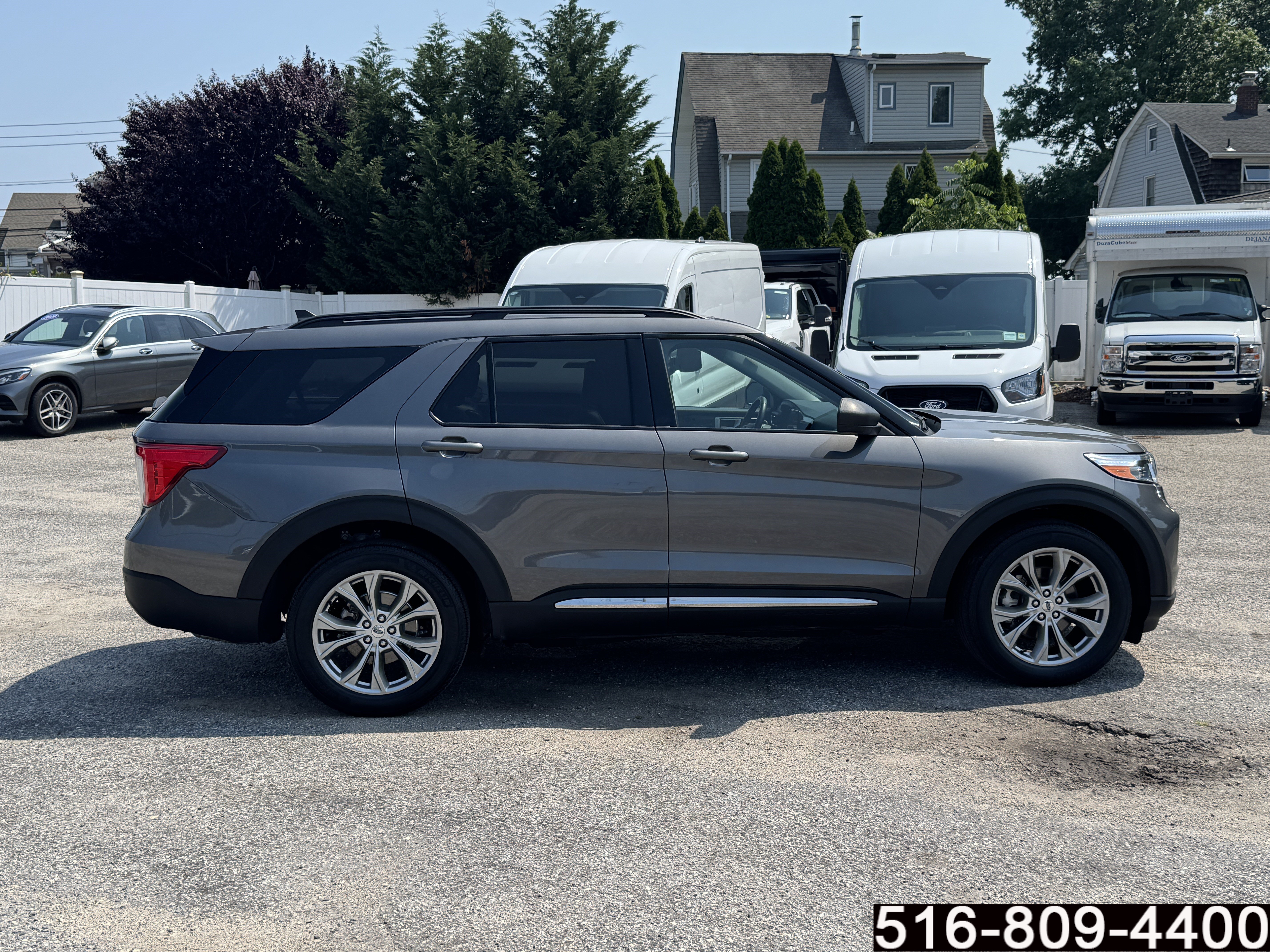 Used 2023 Ford Explorer XLT w/ Equipment Group 202A AWD/4WD image 4