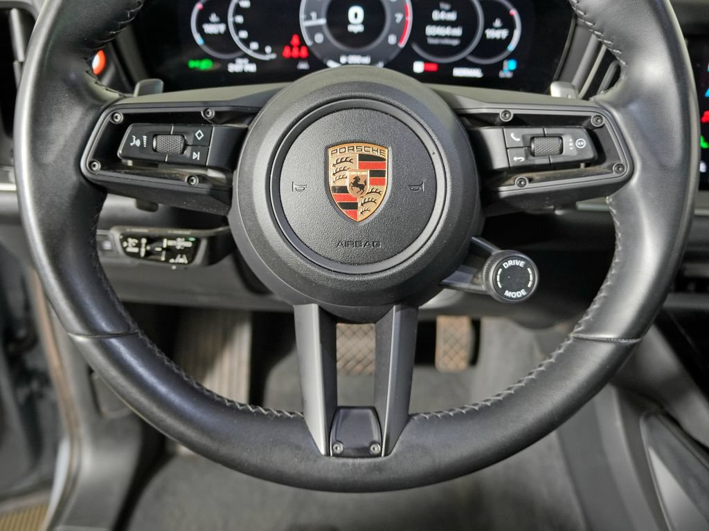 Certified 2024 Porsche Cayenne AWD/4WD image 27