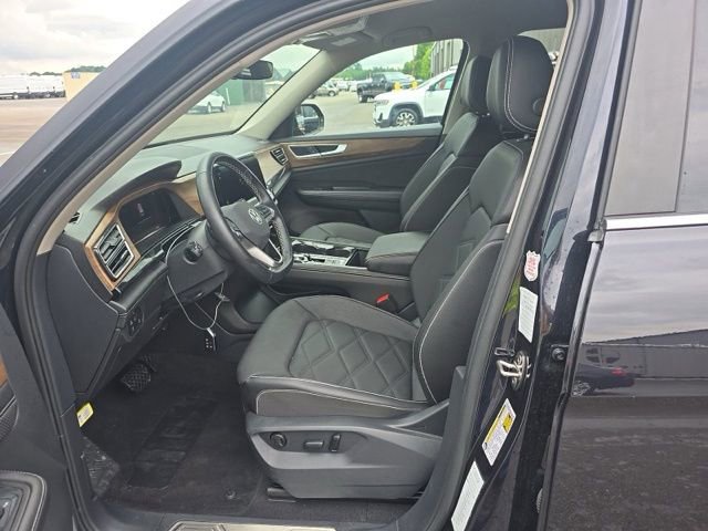Used 2025 Volkswagen Atlas SE AWD/4WD image 9