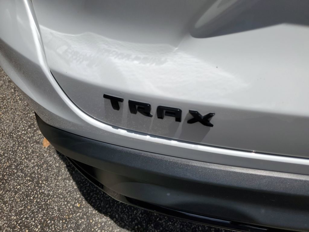 Used 2024 Chevrolet Trax RS FWD image 8