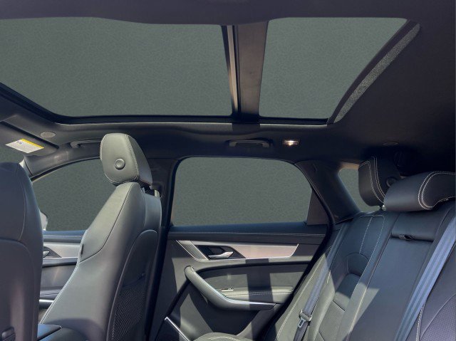Certified 2025 Jaguar F-PACE R-Dynamic S AWD/4WD image 17