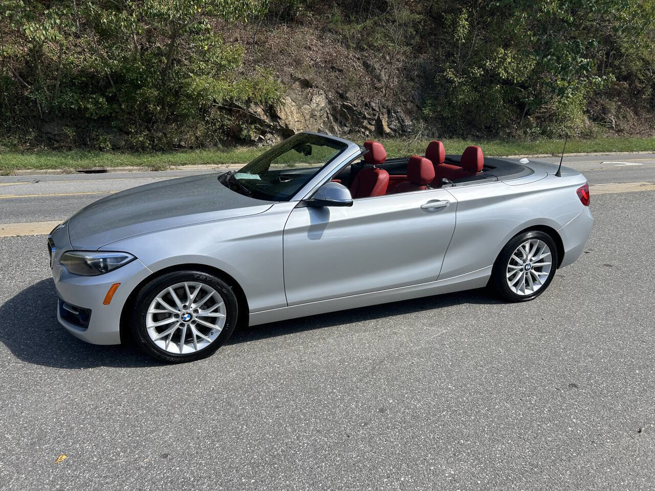 Used 2016 BMW 228i Convertible image 3