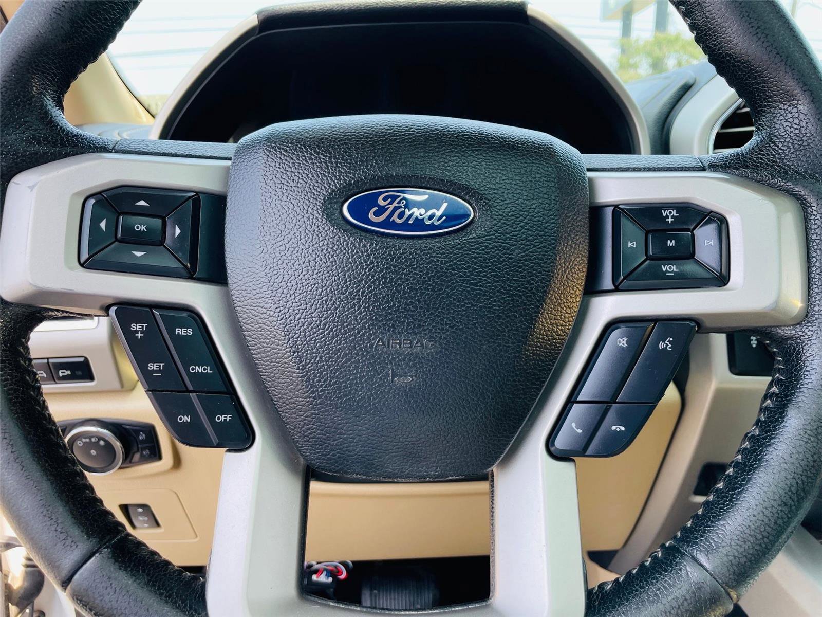 Used 2015 Ford F150 Lariat w/ Equipment Group 501A Mid AWD/4WD image 11