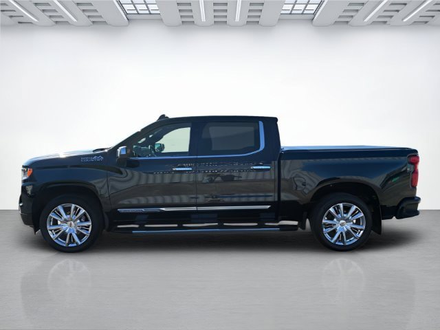 Used 2024 Chevrolet Silverado 1500 High Country w/ High Country Premium Package AWD/4WD image 8