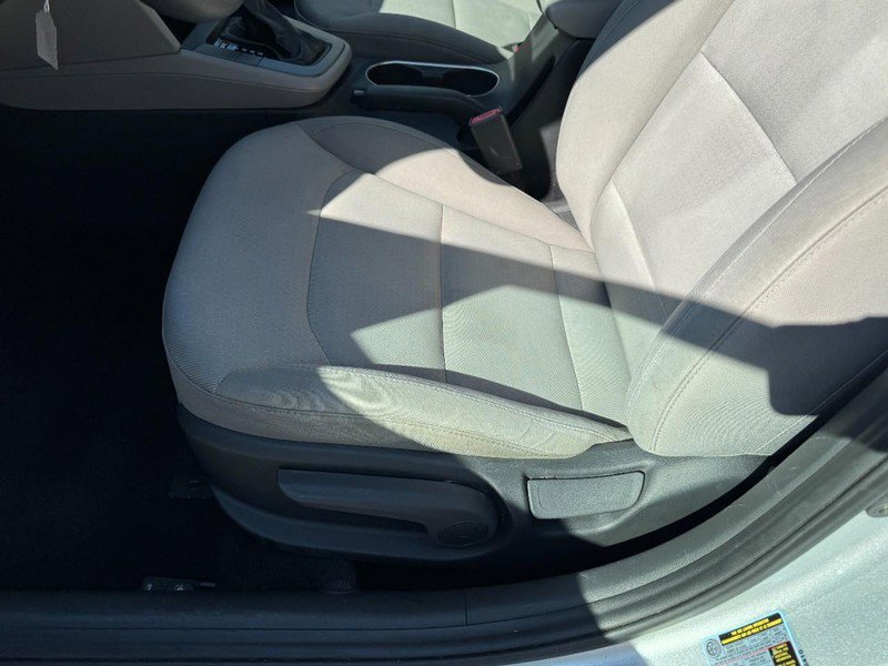 Used 2017 Hyundai Elantra SE image 14