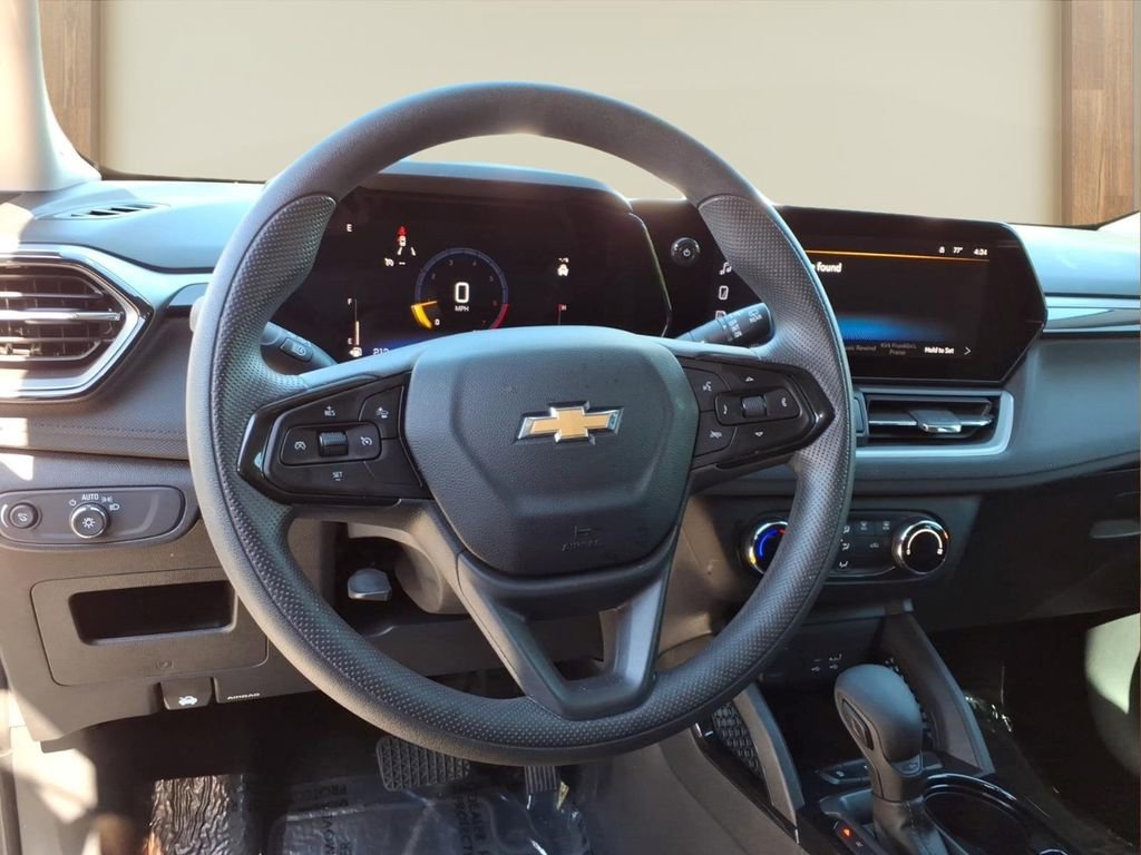 Certified 2024 Chevrolet TrailBlazer LS w/ LS Convenience Package FWD image 3