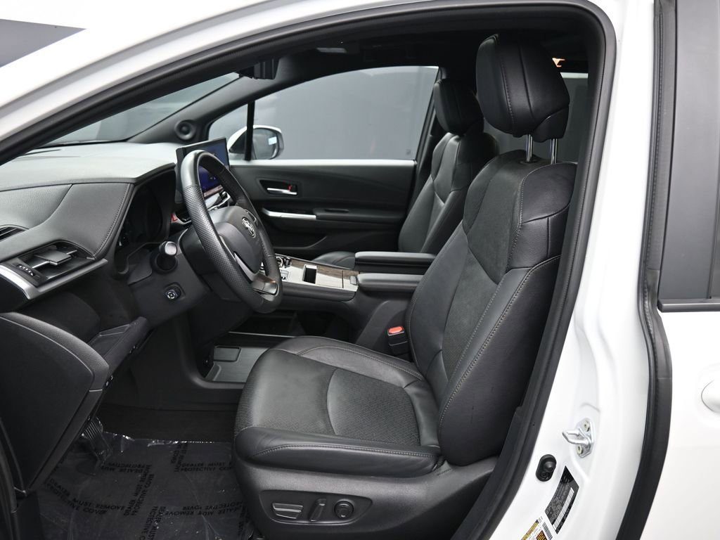 Certified 2025 Toyota Sienna Limited image 19