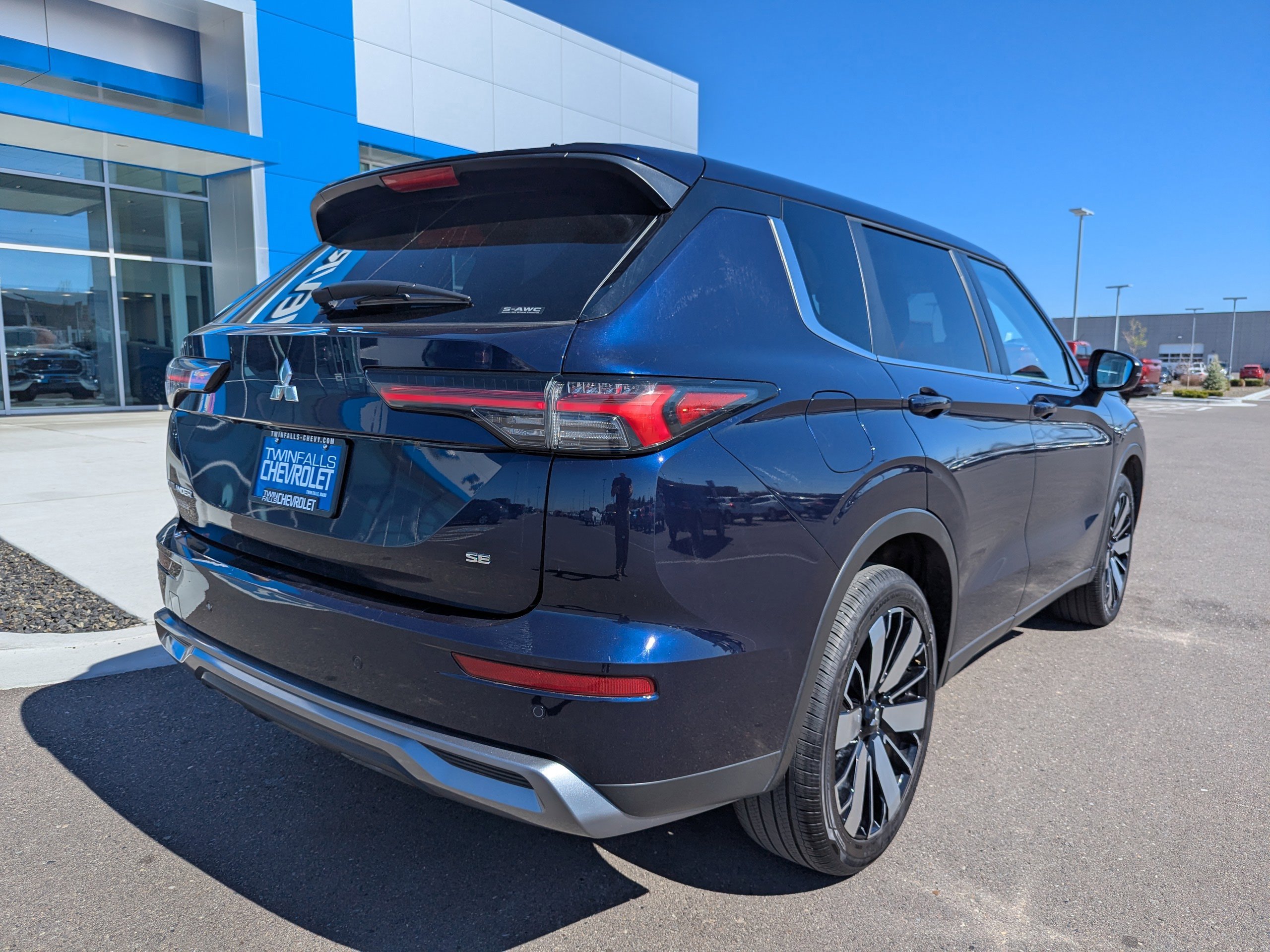 Used 2025 Mitsubishi Outlander SE AWD/4WD image 36