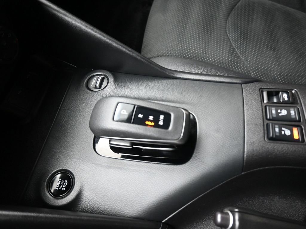 Used 2023 Nissan Z w/ Floor Mat Package (L93) RWD image 22