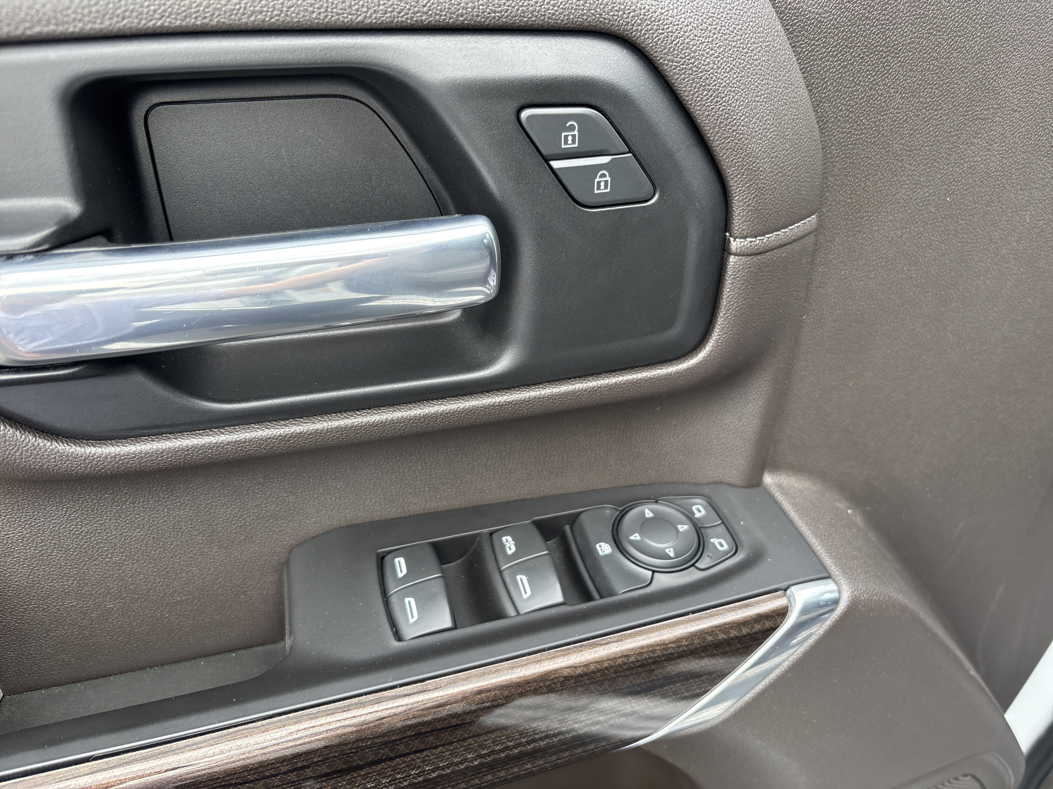 Used 2020 Chevrolet Silverado 2500 LT AWD/4WD image 19