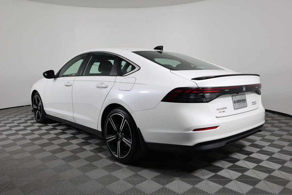 Used 2024 Honda Accord Sport image 4